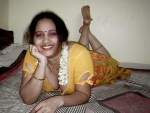 hot indian aunties without saree15