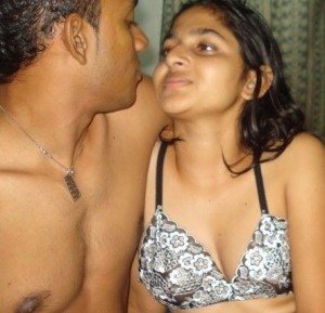1425428967-Pune+Sexy+Desi+College+girl+fucking+with+her+boyfriend+-+hidden+secret+cam+pics+(3)