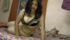 bhabhi-bedroom-sex-saree-removed-299x224