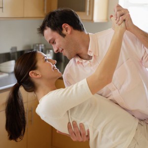couple-dancing-kitchen1 (1)