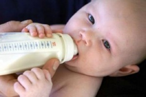 baby-milk-300x200-585x390