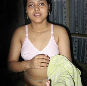 tamil-aunty-housewife-nude-photos8