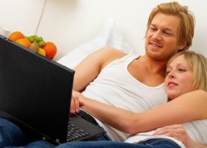 couple_in_bed-350x250