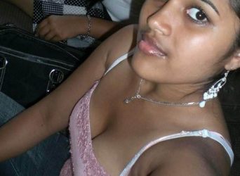 indianhotgirls2blogspotnri-desi-girls-cleavage